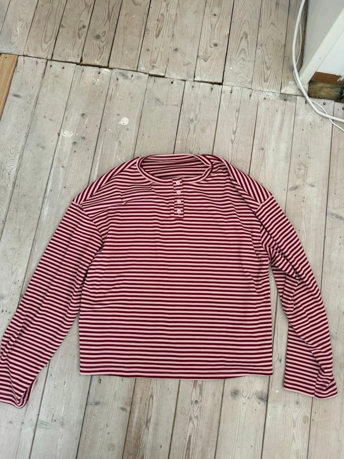 Randig röd långärmad tröja - 1