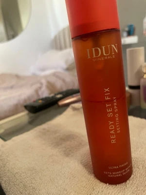Idun settingpspray - Ungefär halva flaskan kvar