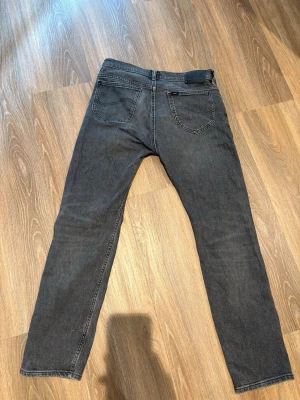 Lee jeans - Säljer dessa Lee jeans! | Storlek: 30 | Skick: 8/10 | Nypris: 1200 | Skriv vid frågor och intresse!🤝