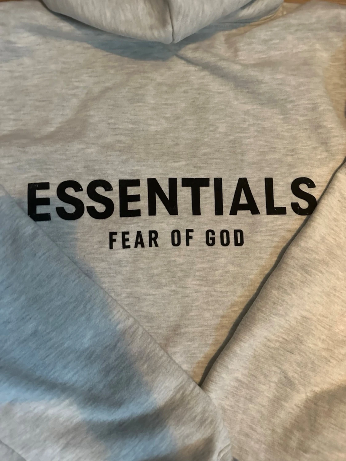Grå essentials hoodie - 3