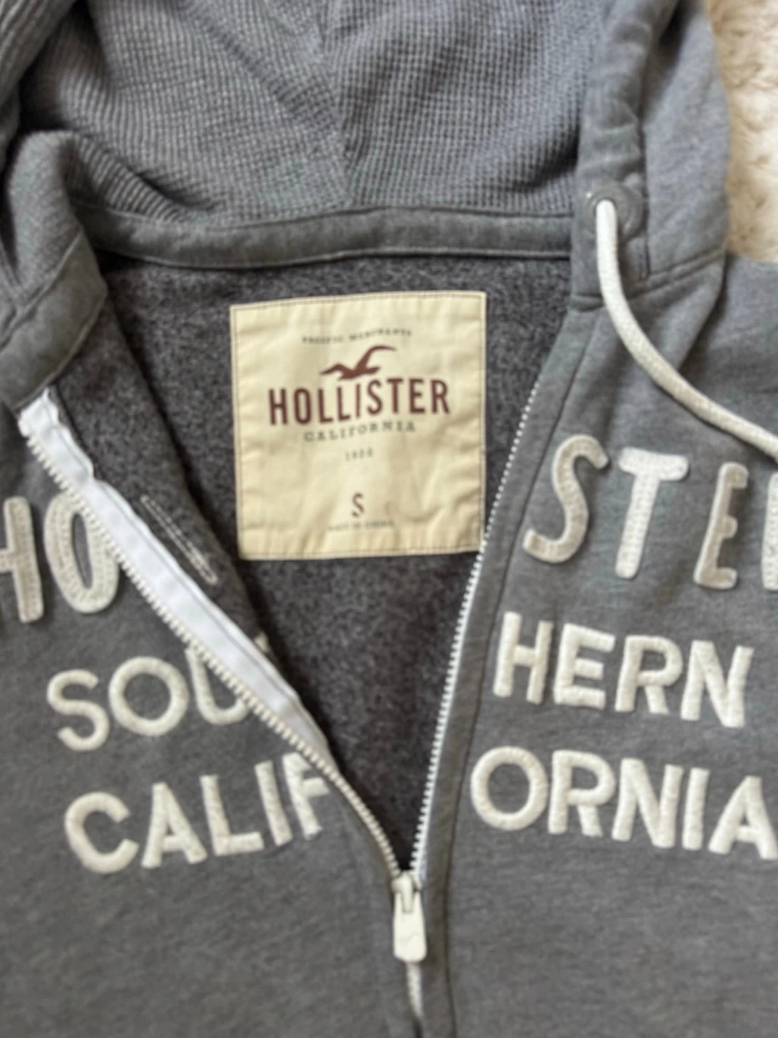 Grå Hollister Zip Hoodie - 2