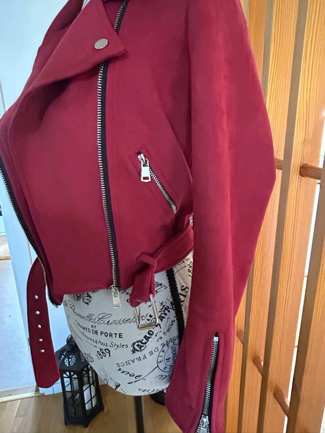 Vinröd mocka jacka med bälte - 3
