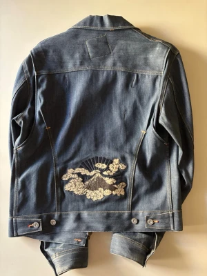 Edwin jeansjacka med brodyr - Nyskick, aldrig använd.