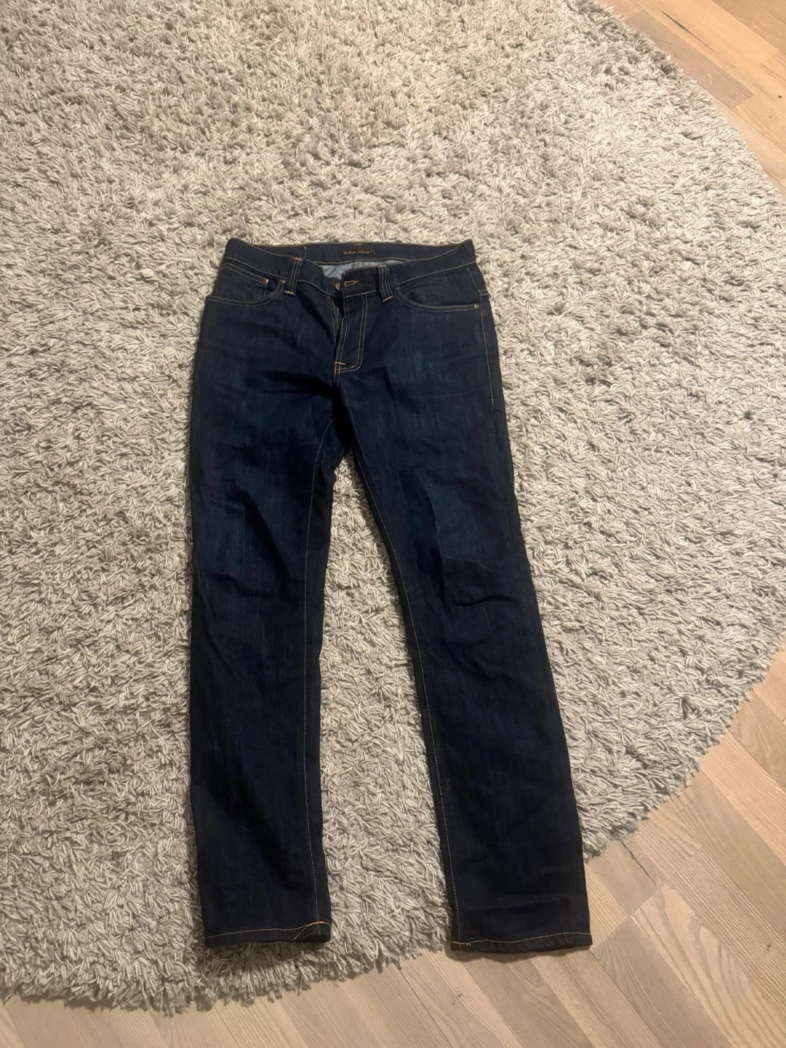 Mörkblå jeans från Nudie Jeans