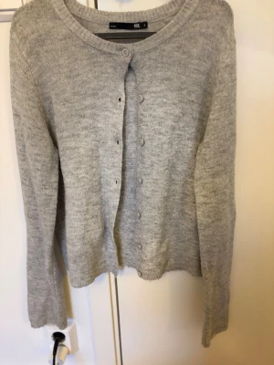 Ljusgrå kofta från 157 - Ljusgrå kofta från 157 