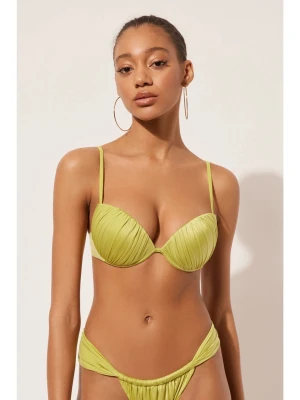 Bikini  - Bikini från calzedonia i storlek M i underdelen och 75C i bikini överdelen 💚