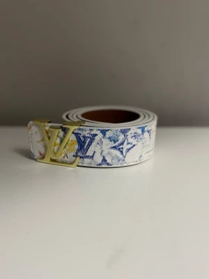 Lv bälte  - Helt ny, fraktas inom lång tid!!!