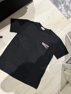 Blencciaga Black T shirt - Size M, true to size. Very comfortable and perfect fit.
