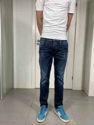 Replay Anbass Jeans  - Säljer nu dessa Replay Anbass Jeans, skriv för fler bilder/frågor🙌🏼