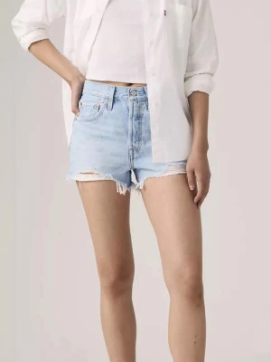 Ljusblå shorts med slitningar Levis - Säljer dessa ljusblå shorts med slitningar på från Levis. Aldrig använda och har prislapp kvar. Storlek W27, midjemått 69 cm. 320 kr + frakt! Vid fler frågor, etc skriv privat 🩷🙌🏼💛🏄🏽‍♀️🫰🏼✌🏼