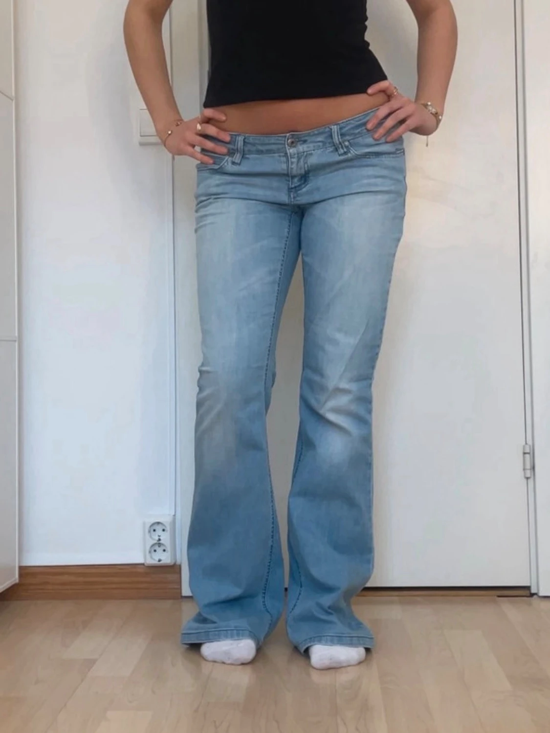Ljusblå bootcut jeans med låg midja - 1