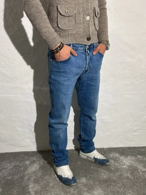 Jacob Cohën nick  - Ett par riktigt snygga jeans från Jacob Cohën i storlek W32 i modellen Nick 