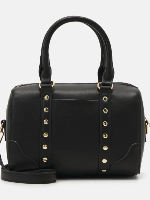 Svart handväska med nitar Even&Odd - Snygg svart handväska från Even&Odd i boxig modell med guldfärgade nitar och detaljer. Väskan har dubbla handtag, avtagbar axelrem och dragkedja upptill. Tillverkad i konstläder för en stilren look. Ny pris 280. Aldrig använt. 