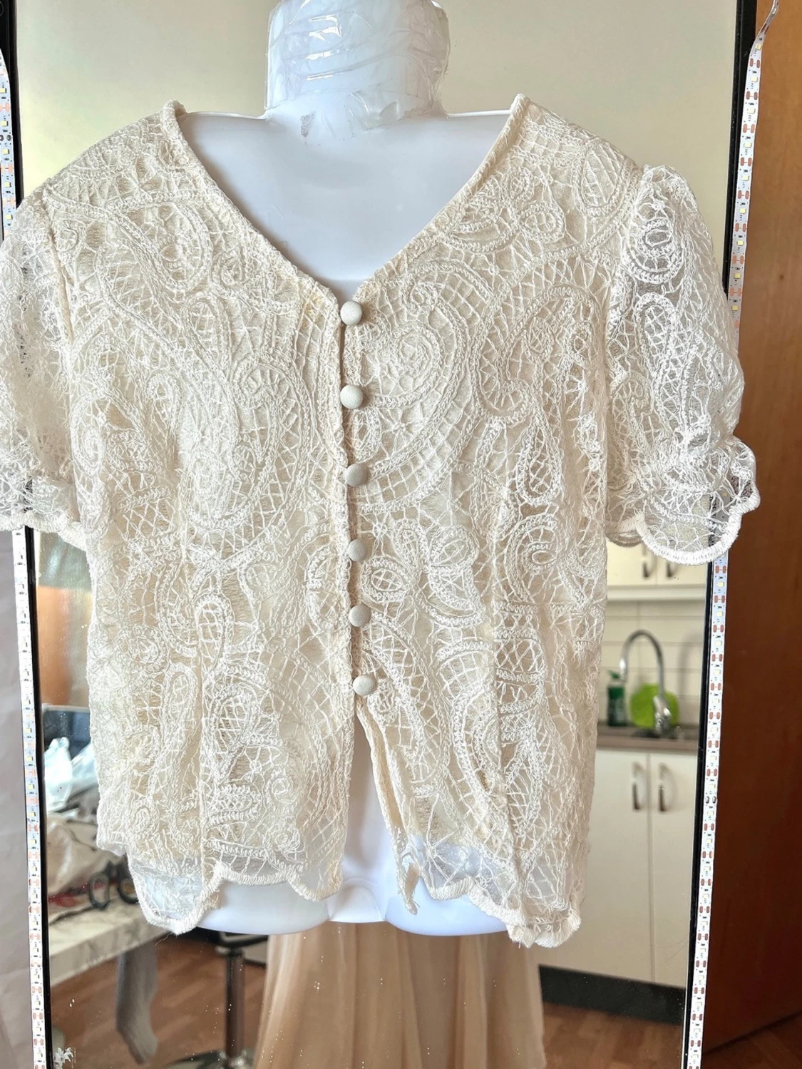  spetsblus med puffärm - 1