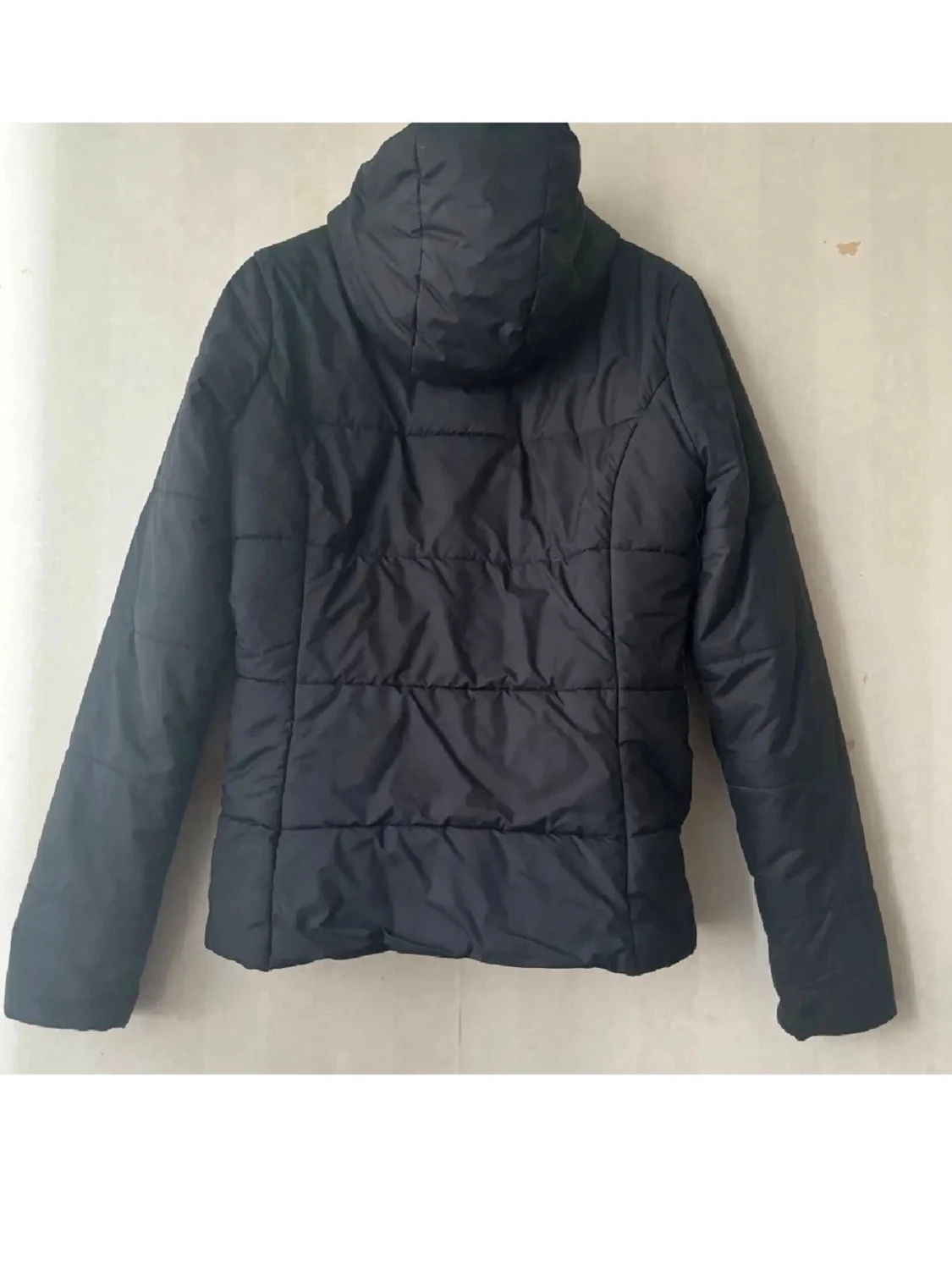 Svart pufferjacka från Adidas - 1