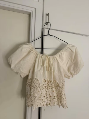 Söt topp - säljer denna topp, sååå summer vibe🥰💗😍🤩❤️☀️😁🌞