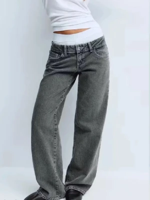 Grå baggy jeans med låg midja - Helt slutsålda prislappen sitter kvar! 