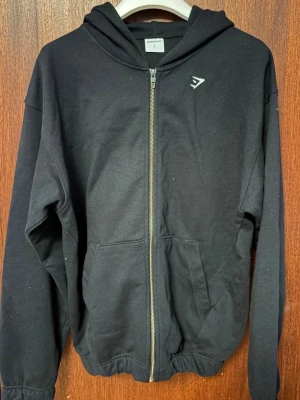 Zipped gymshark hoodie - Svart gymshark hoodie storlek S