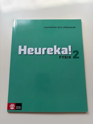 Heureka ledtrådar Fysik 2 - Innehåller ledtrådar till uppgifter i Fysik 2 boken från samma utgivare. 