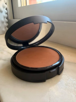 BareMinerals foundation  - BareMinerals foundation medium deep 45 neutral, helt oanvänd och ny! 