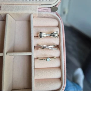 3 st silverringar - 3 st jättefina ringar❣️ säljs pga att dom inte används