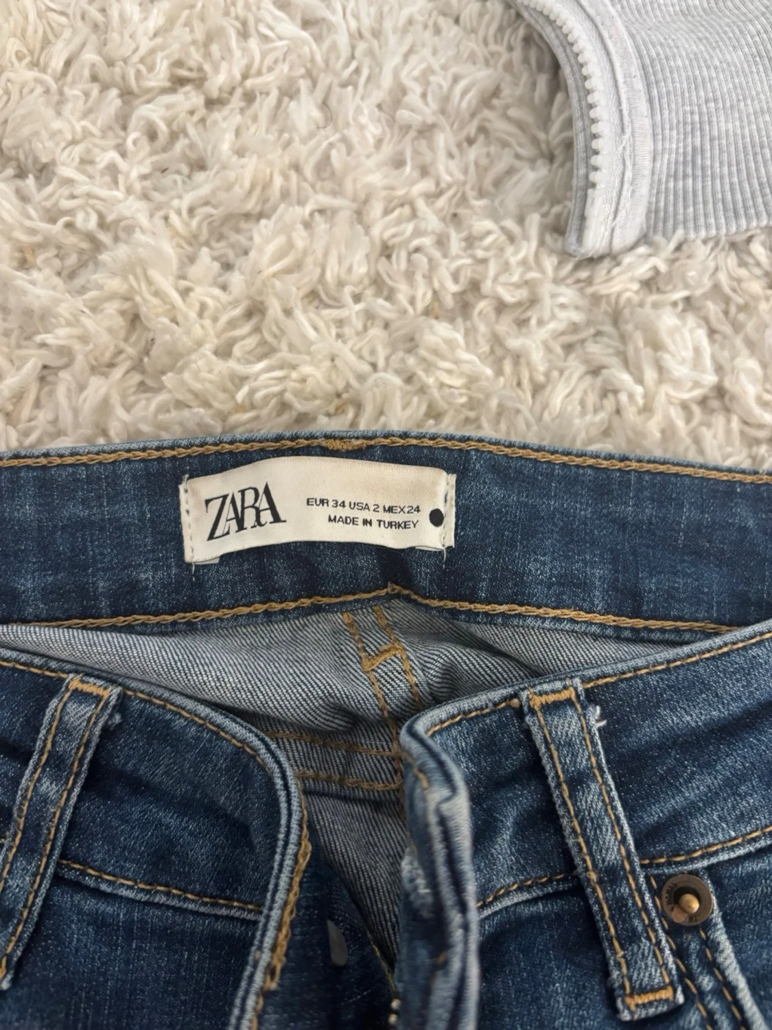 Blå bootcut jeans från Zara - 1