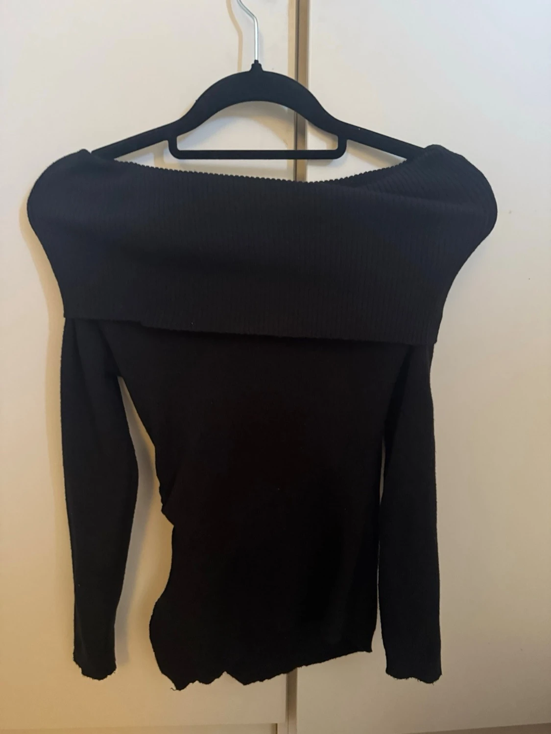 Svart offshoulder topp