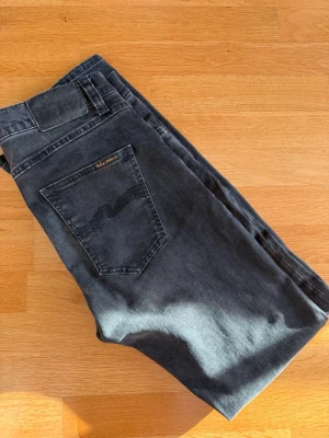 Nudie jeans - Ett par otroligt schyssta nudie jeans. | Väldigt fint skick, knappt använda. | Hör av er vid frågor!