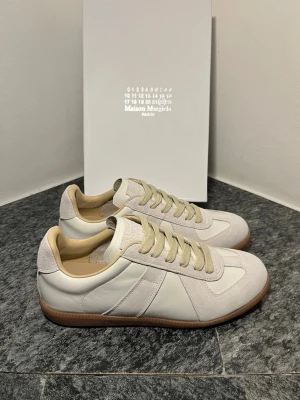 Maison Margiela Gats - Vita Maison Margiela skor. Helt nya! Kom privat för flera frågor