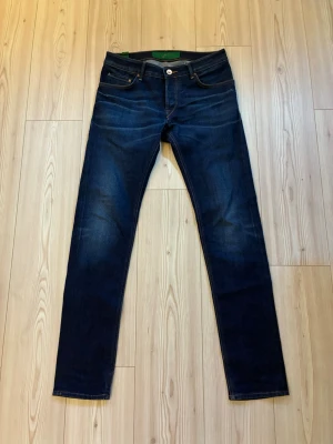 Hand pickad jeans.  - Säljer dessa jeansen. De har en väldigt bra kvalitet och är ett par riktigt bra och snygga jeans. Har ni frågor så är det alltid öppet o skicka in o fråga. 🤝
