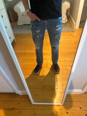 Dondup George Jeans - Dondup George Jeans i mycket bra skick | Storlek och mått: W31, Längd ca 96cm, Midja ca 38cm📏| Vid frågor eller diskussion om pris är det bara att skriva✍🏼| Frakt inom 48h📦