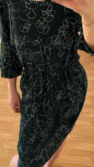Klänning - Såå snygg klänning. Endast testats. 🌸