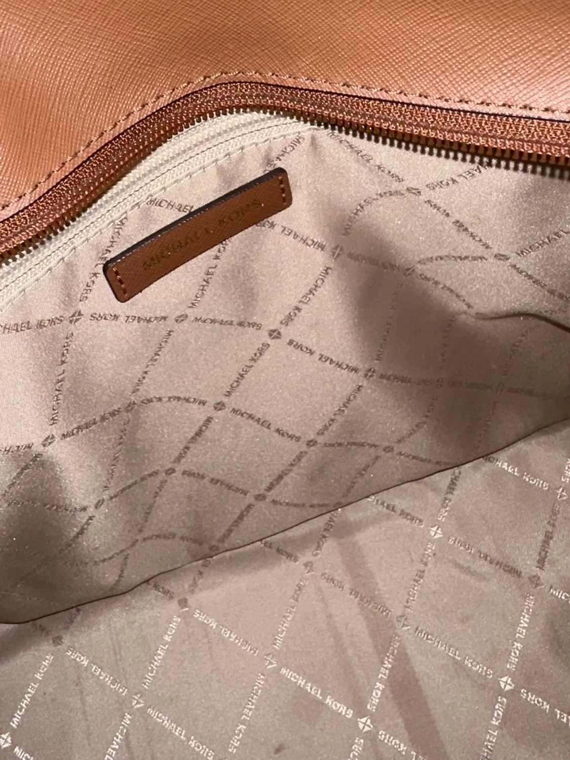 Brun Michael Kors handväska - 4