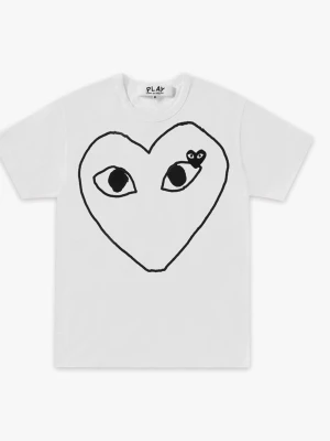 Vit t-shirt från Comme des Garçons Play - Vit t-shirt med ett stort svart hjärta med ögon tryckt på bröstet och en mindre hjärtdetalj. Klassisk passform och rund halsringning. Perfekt för dig som gillar streetstyle och unika prints.