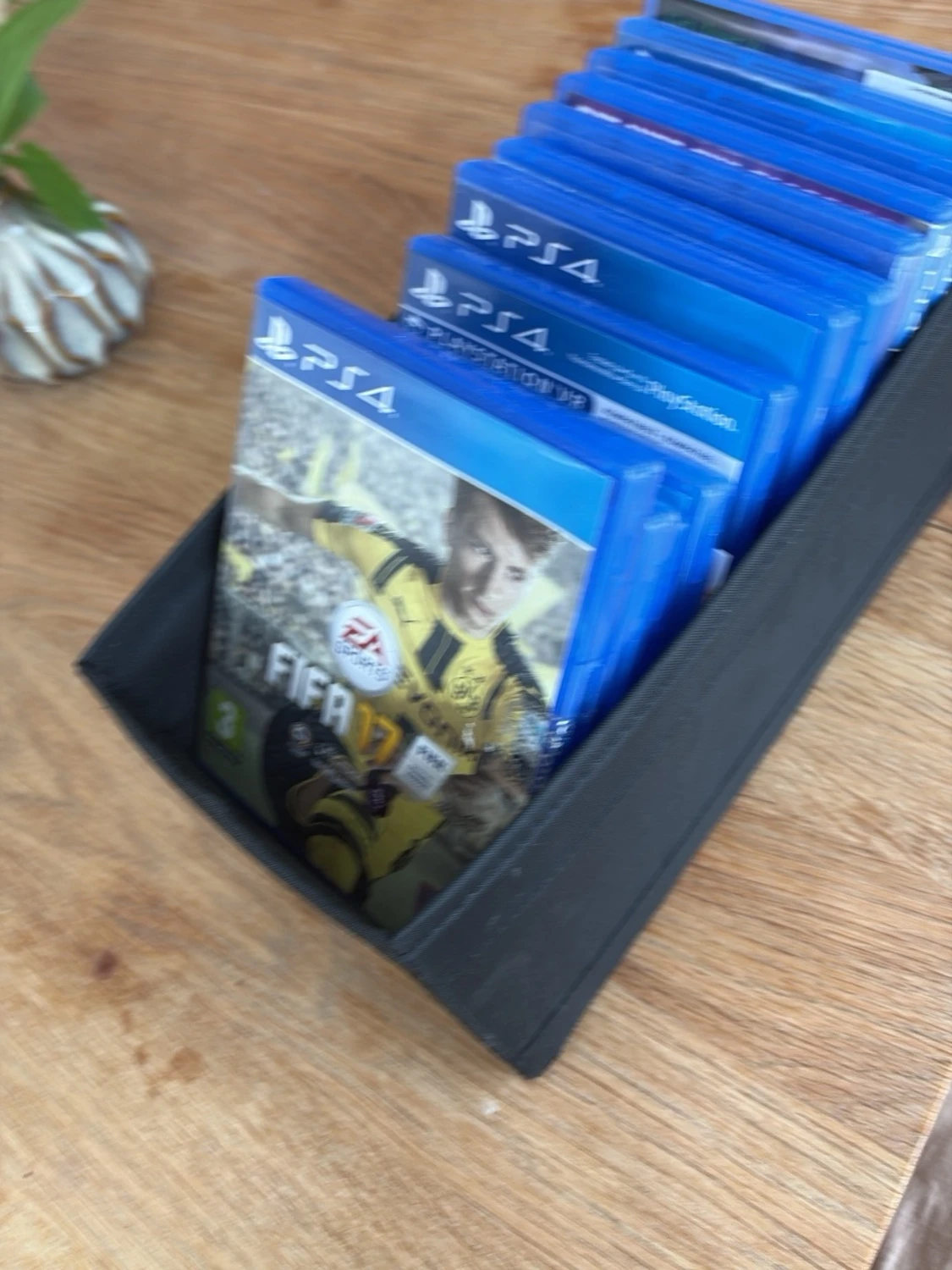 PS4 spel FIFA 17 och fler titlar
