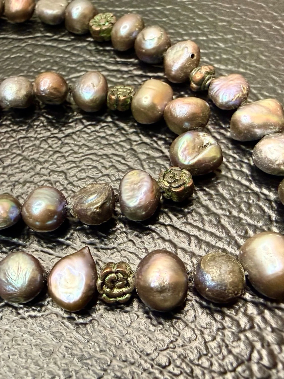 Romantiskt vintagehalsband från 90-talet med hjärthänge och äkta barocka sötvattenspärlor | Retro bohostil - 5