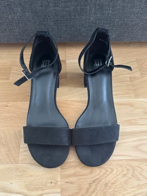 Svarta blockklack  - Fina klackar endast använda en gång 