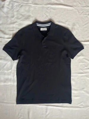 Svart pikétröja Pier one | M - Svart pikétröja från Pier one | Skick: Mycket bra | Strl: M | Pris diskuterbart | Hör av dig vid funderingar⁉️ 