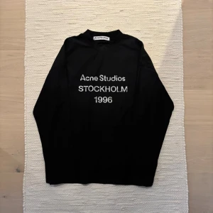 Acne Studios longsleeve - Acne Studios longsleeve in colour black. Never worn! Fits size M. Ask for more pictures or anything. SHIPPING IN 24H📦