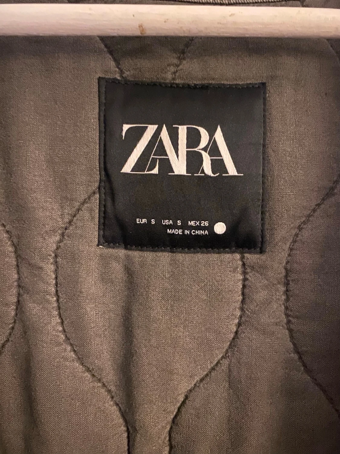 Olivgrön quiltad pufferjacka Zara - 2