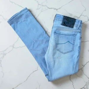 Jacob Cohën jeans - Skick bra, lite tunn på ett ställe, skriv för bild. Kontakta mig vid intresse, funderingar eller prisförslag!