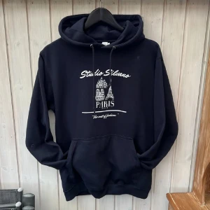 Studio Silvano hoodie S navy - Size S fits 175-182! Helt nya! Fast pris! Tryck gärna på köp nu