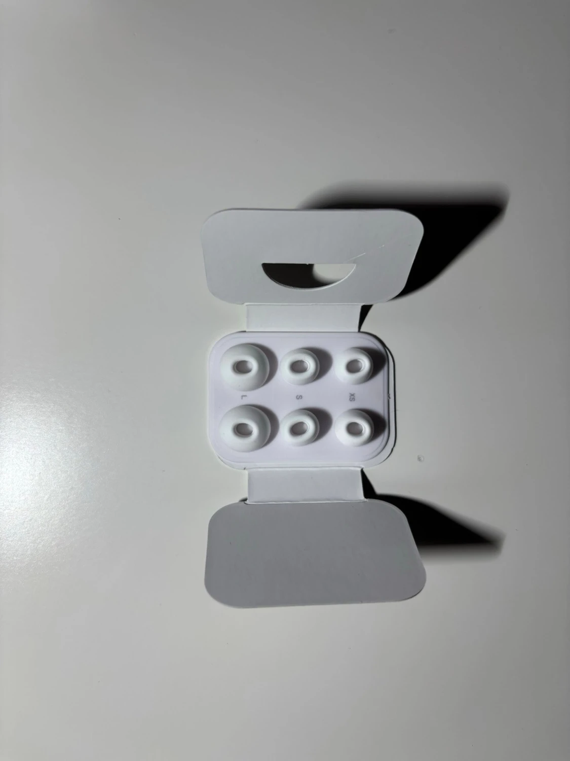 Apple AirPods Pro med laddningsetui - 2