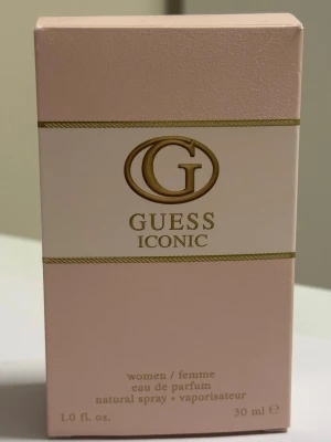 Guess Iconic parfym - Ungefär 20 ml kvar av 30 ml.