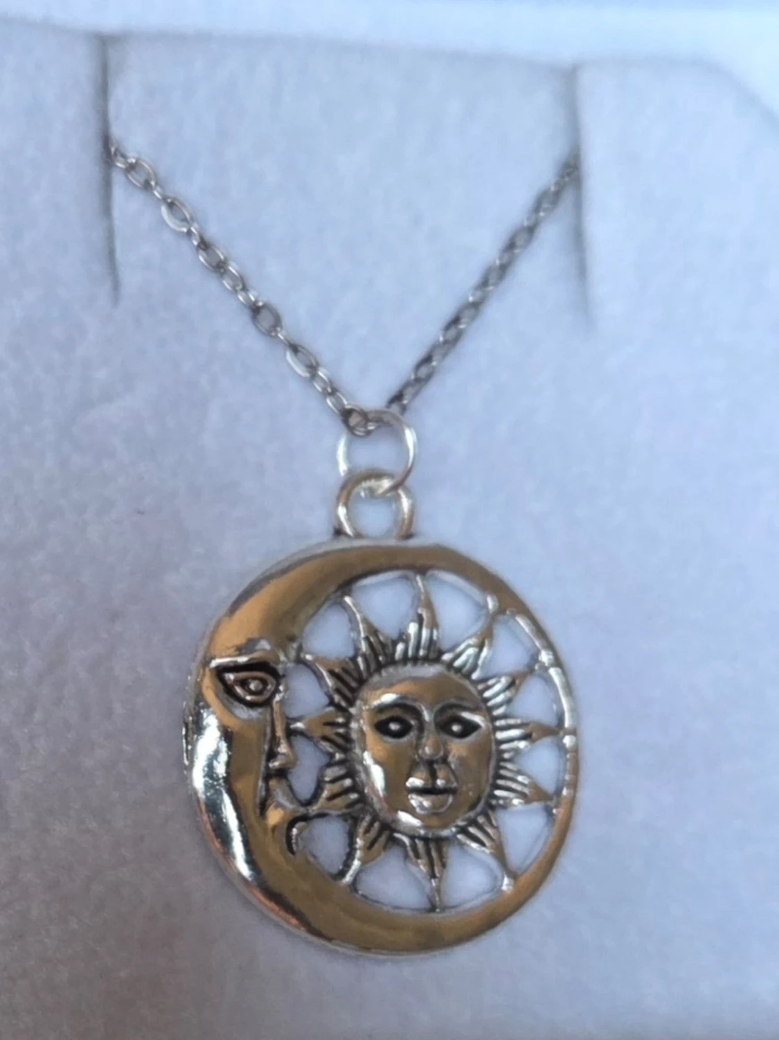 Halsband med sol och måne hänge - 5