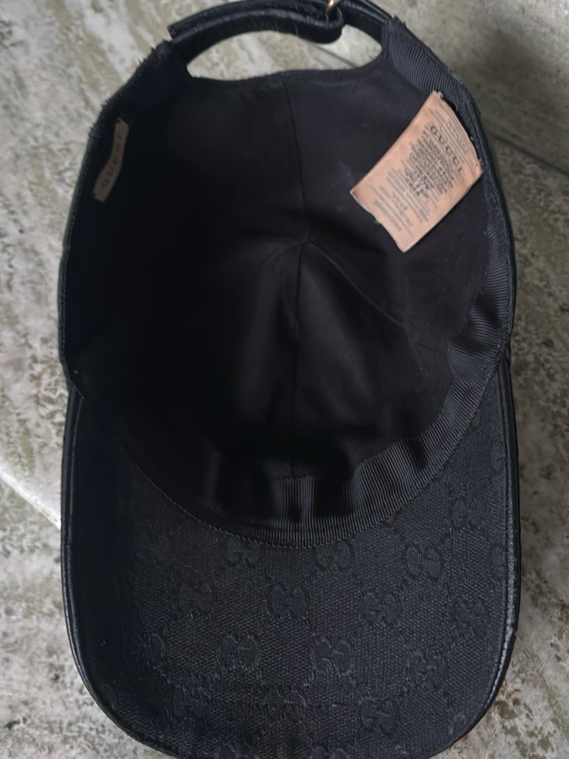 Svart keps från Gucci med GG-mönster - 1