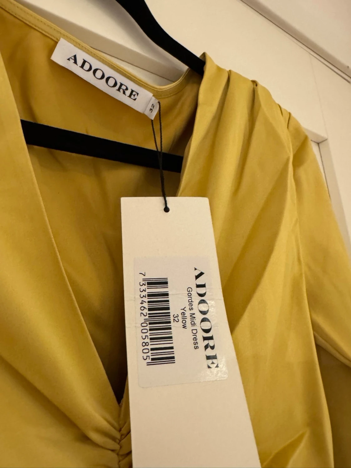 Gul långklänning från Adoore - 2