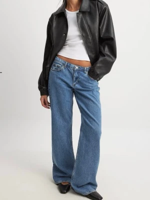 Blåa wide leg jeans från NA-KD - Bra skick!