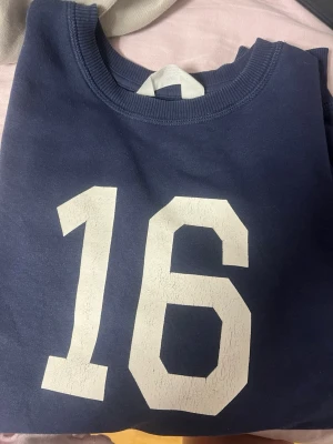 H&M - lite slitna siffror