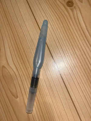 Vesisivellin - Jonkun verran käytetty vesisivellin. Ostettu suomalaisesta kirjakaupasta. Eläintalous MMM Katsothan myös muut ilmoitukseni Tarjoa 